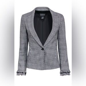 NWOT Club Monaco - White &
Black Plaid Ruffled
Blazer Sz 8